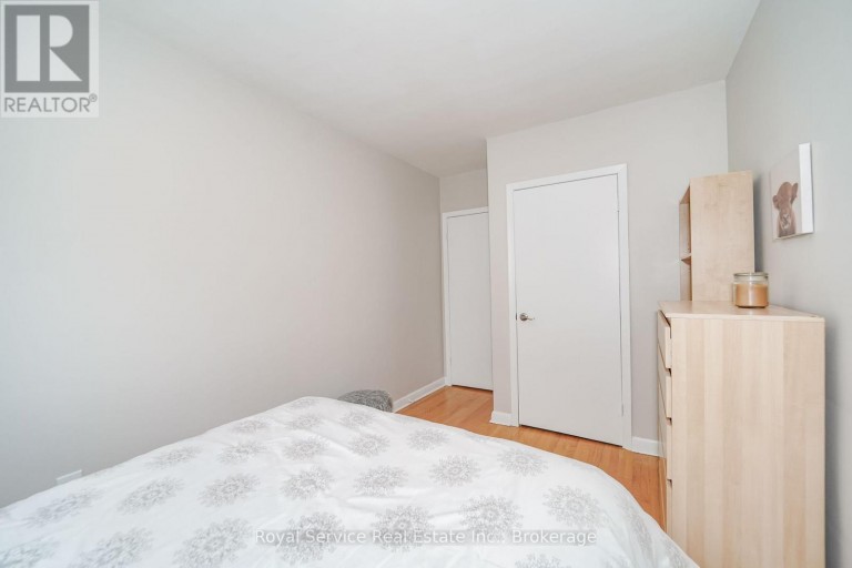 65 COMBERMERE DRIVE, Toronto (Parkwoods-Donalda), Ontario, M3A2W4