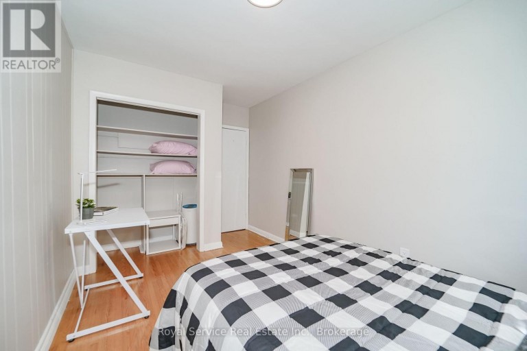 65 COMBERMERE DRIVE, Toronto (Parkwoods-Donalda), Ontario, M3A2W4