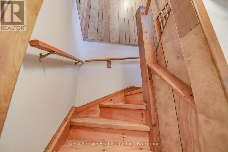 65 COMBERMERE DRIVE, Toronto (Parkwoods-Donalda), Ontario, M3A2W4