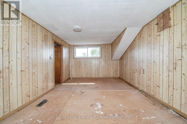 65 COMBERMERE DRIVE, Toronto (Parkwoods-Donalda), Ontario, M3A2W4