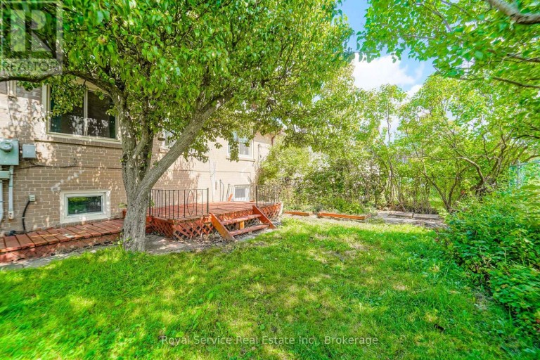 65 COMBERMERE DRIVE, Toronto (Parkwoods-Donalda), Ontario, M3A2W4