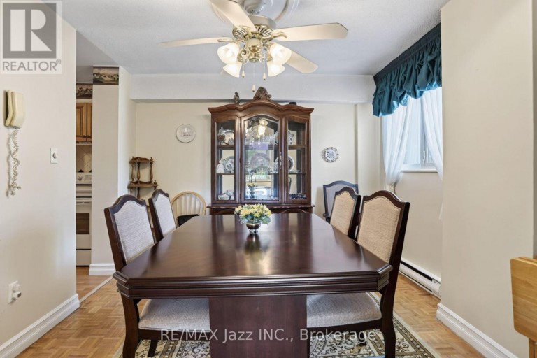 401 - 363 SIMCOE STREET N, Oshawa (O'Neill), Ontario, L1G4T2