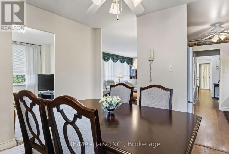 401 - 363 SIMCOE STREET N, Oshawa (O'Neill), Ontario, L1G4T2
