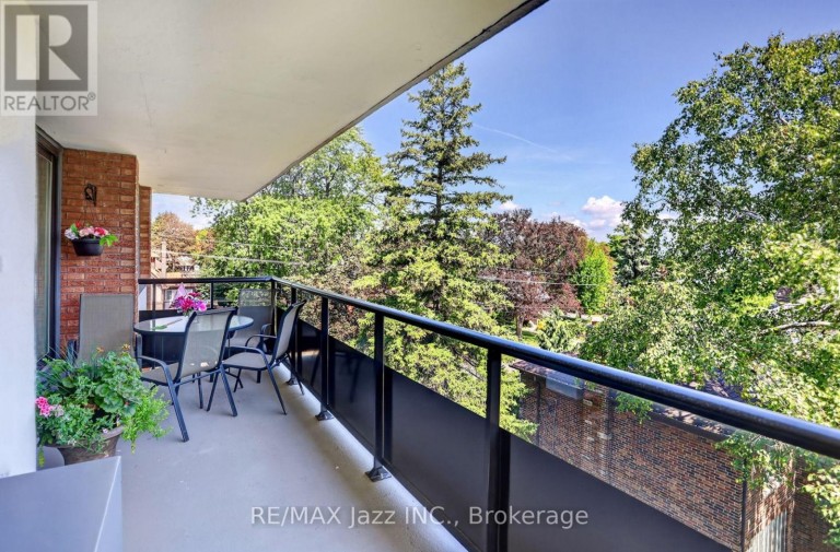 401 - 363 SIMCOE STREET N, Oshawa (O'Neill), Ontario, L1G4T2