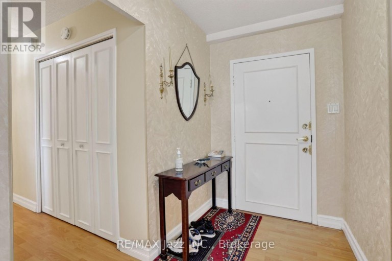 401 - 363 SIMCOE STREET N, Oshawa (O'Neill), Ontario, L1G4T2