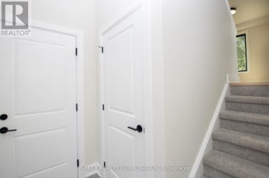 619 REGENT STREET Strathroy-Caradoc (Mount Brydges) Ontario photo 23