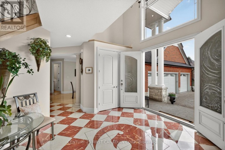 2 - 7222 CLAYTON WALK, London South (South V), Ontario, N6P1W1