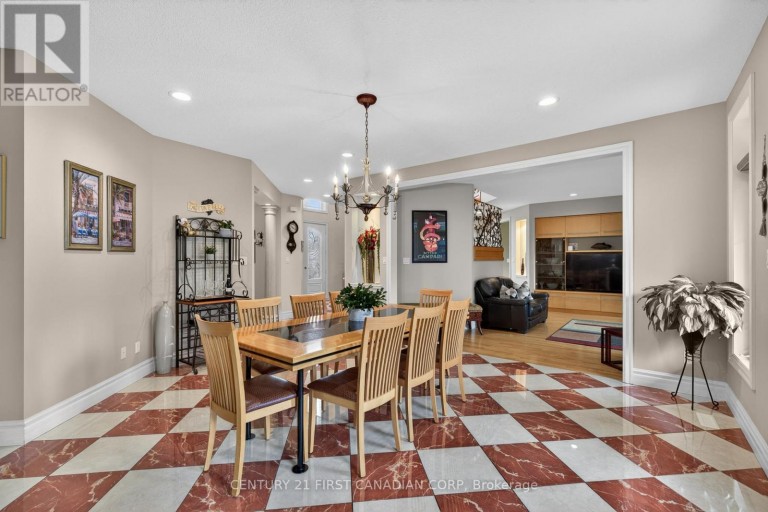 2 - 7222 CLAYTON WALK, London South (South V), Ontario, N6P1W1