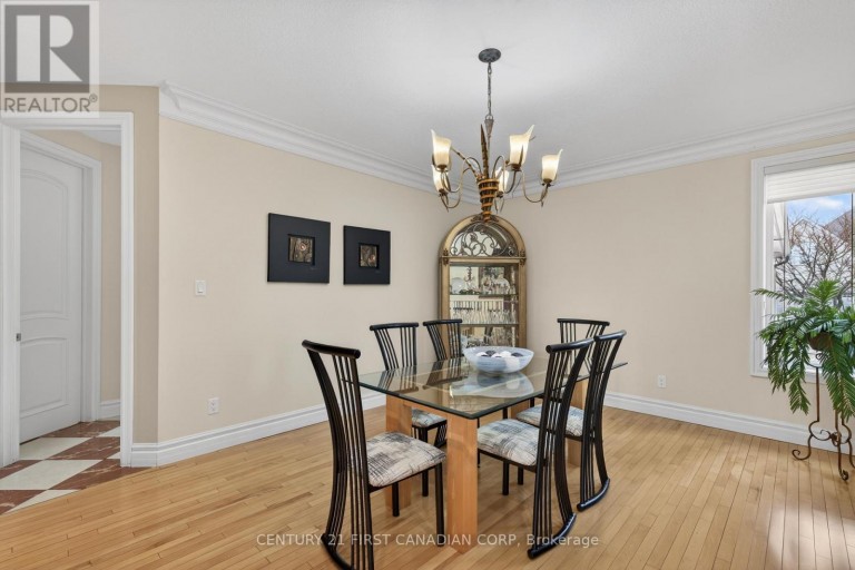 2 - 7222 CLAYTON WALK, London South (South V), Ontario, N6P1W1