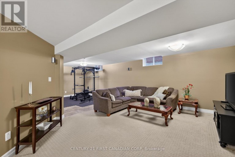 2 - 7222 CLAYTON WALK, London South (South V), Ontario, N6P1W1