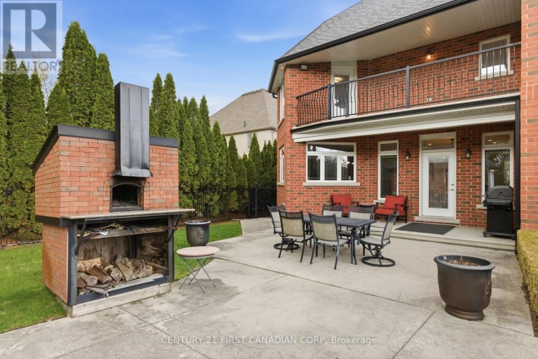 2 - 7222 CLAYTON WALK, London South (South V), Ontario, N6P1W1