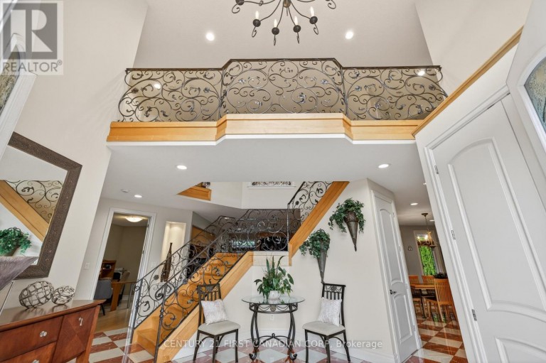 2 - 7222 CLAYTON WALK, London South (South V), Ontario, N6P1W1