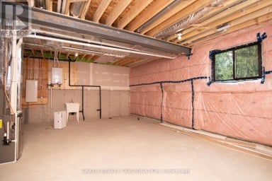 621 REGENT STREET Strathroy-Caradoc (Mount Brydges) Ontario photo 30