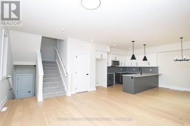 621 REGENT STREET Strathroy-Caradoc (Mount Brydges) Ontario photo 8