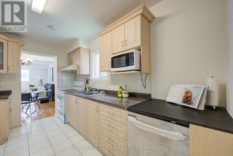 142 SHADY HOLLOW DRIVE, Toronto (Milliken), Ontario, M1V2L8
