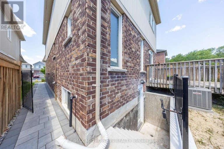 23 GORDON COWLING STREET, Clarington (Courtice), Ontario, L1E0G7