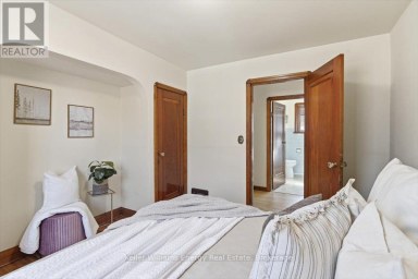 216 COLLEGE AVENUE Oshawa (Vanier) Ontario photo 17