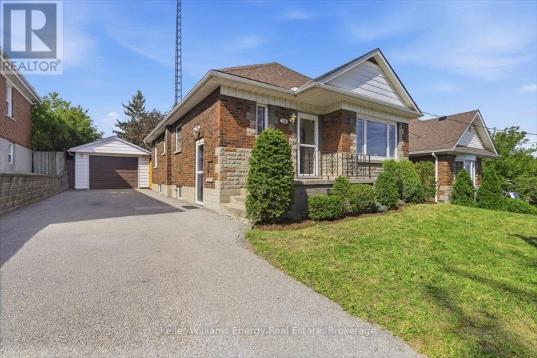 216 COLLEGE AVENUE, Oshawa (Vanier), Ontario, L1J1R7