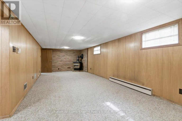216 COLLEGE AVENUE, Oshawa (Vanier), Ontario, L1J1R7