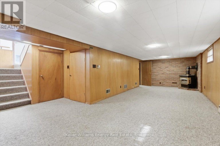 216 COLLEGE AVENUE, Oshawa (Vanier), Ontario, L1J1R7