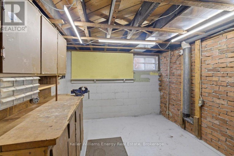 216 COLLEGE AVENUE, Oshawa (Vanier), Ontario, L1J1R7
