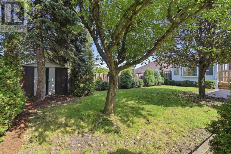 216 COLLEGE AVENUE, Oshawa (Vanier), Ontario, L1J1R7