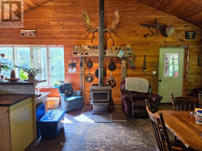 152 ADDINGTON RD 3, Addington Highlands, Ontario, K0H1K0