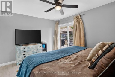 23081 PIONEER LINE West Elgin Ontario photo 19