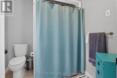 23081 PIONEER LINE West Elgin Ontario photo 22