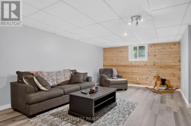 23081 PIONEER LINE West Elgin Ontario photo 28