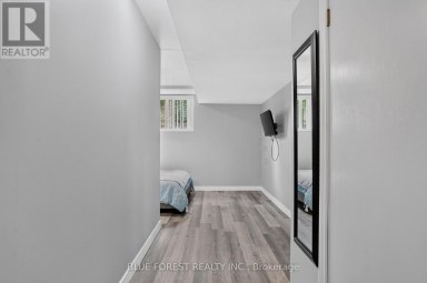 23081 PIONEER LINE West Elgin Ontario photo 32