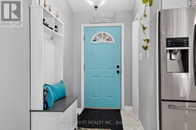 23081 PIONEER LINE West Elgin Ontario photo 7