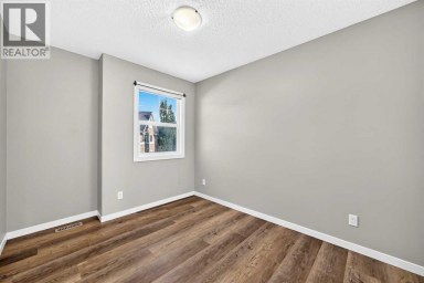 108 New Brighton Point SE Calgary Alberta photo 32