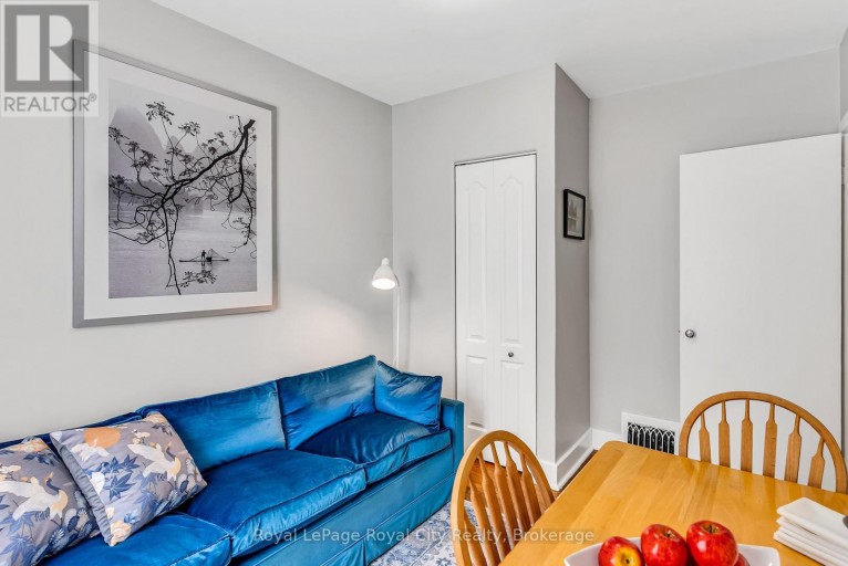 56 WINSTON CRESCENT, Guelph (St. George's), Ontario, N1E2K2