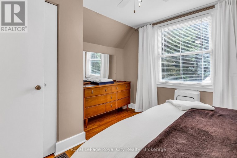 56 WINSTON CRESCENT, Guelph (St. George's), Ontario, N1E2K2