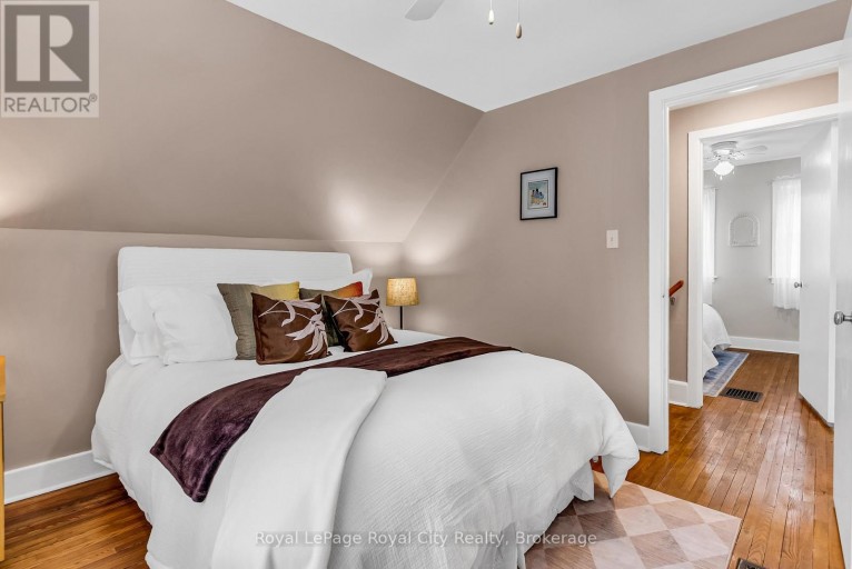 56 WINSTON CRESCENT, Guelph (St. George's), Ontario, N1E2K2