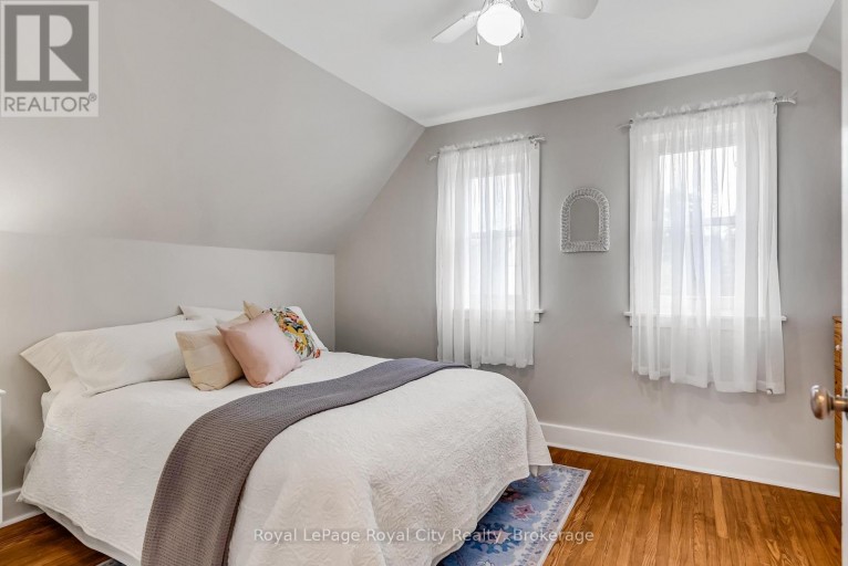 56 WINSTON CRESCENT, Guelph (St. George's), Ontario, N1E2K2