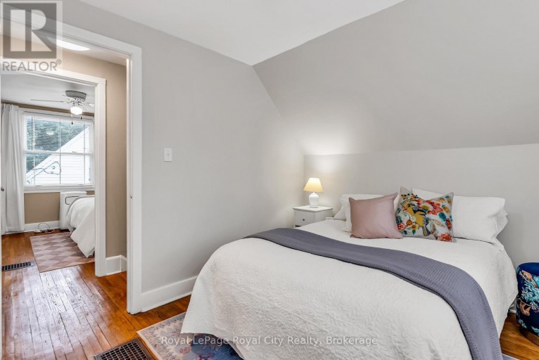 56 WINSTON CRESCENT, Guelph (St. George's), Ontario, N1E2K2