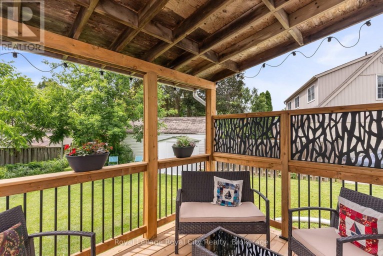 56 WINSTON CRESCENT, Guelph (St. George's), Ontario, N1E2K2