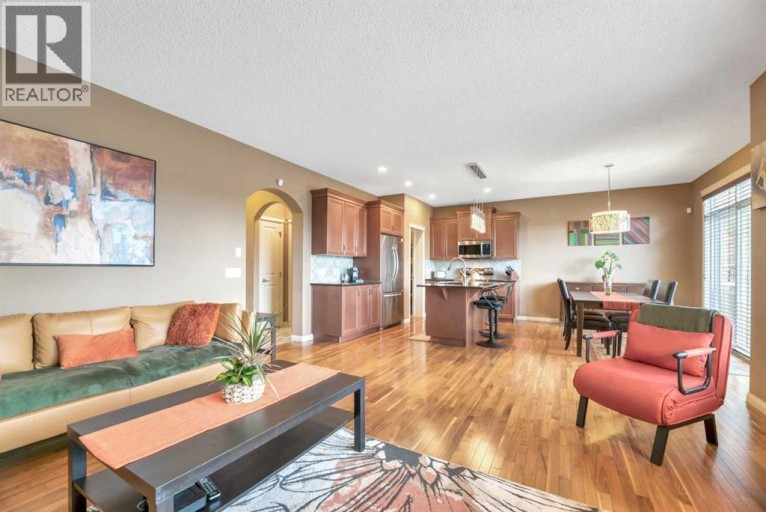 8 Sunset Square, Cochrane, Alberta, T4C0H4