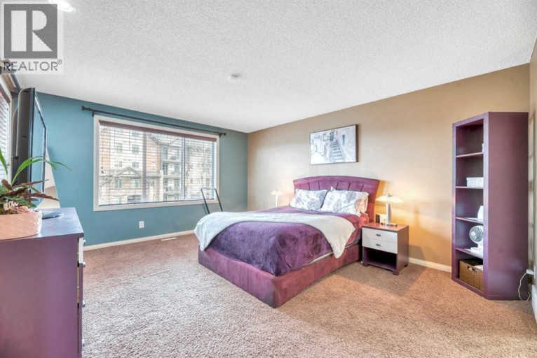 8 Sunset Square, Cochrane, Alberta, T4C0H4