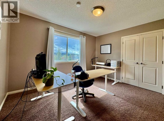 8 Sunset Square, Cochrane, Alberta, T4C0H4