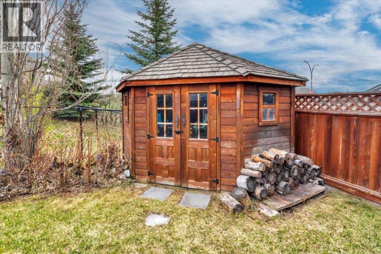 8 Sunset Square, Cochrane, Alberta, T4C0H4