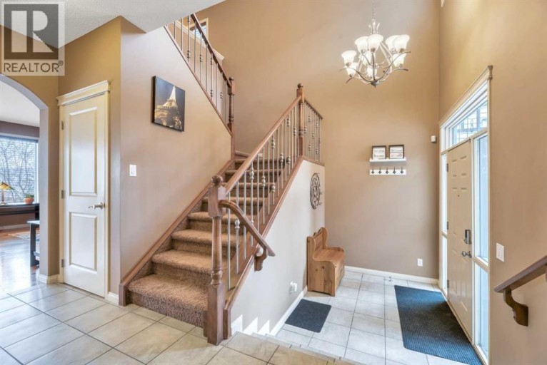 8 Sunset Square, Cochrane, Alberta, T4C0H4