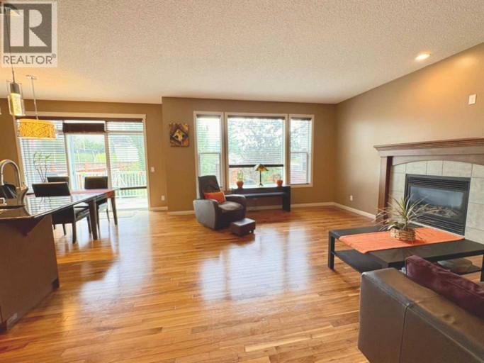 8 Sunset Square, Cochrane, Alberta, T4C0H4