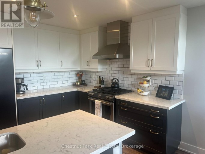 22 KENNEDY AVENUE, Collingwood, Ontario, L9Y0Z5