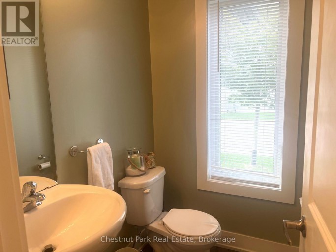 22 KENNEDY AVENUE, Collingwood, Ontario, L9Y0Z5