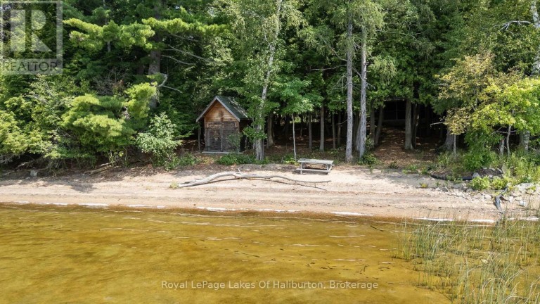 1046 PLACID LANE, Algonquin Highlands (Stanhope), Ontario, K0M1S0