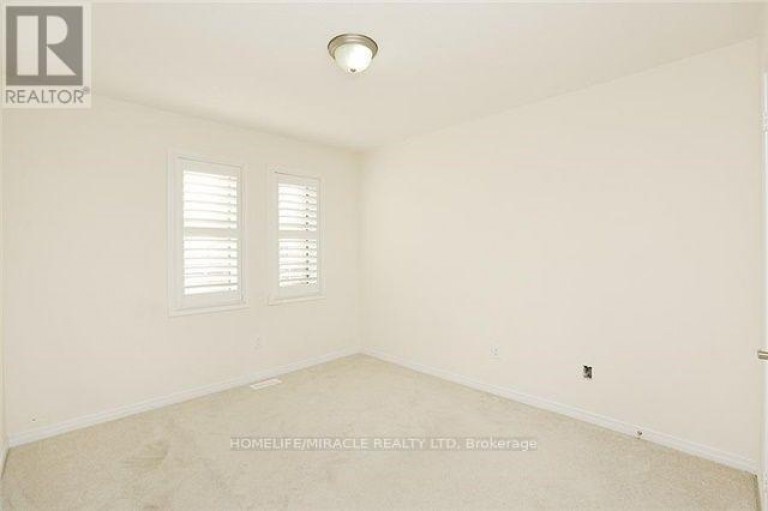 8 ARROWSTONE COURT, Brampton (Sandringham-Wellington), Ontario, L6R3T5