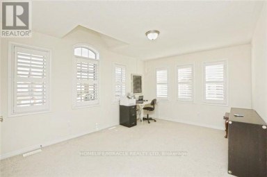 8 ARROWSTONE COURT Brampton (Sandringham-Wellington) Ontario photo 17
